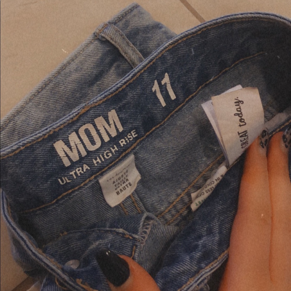 Jean - Picture 2 of 3